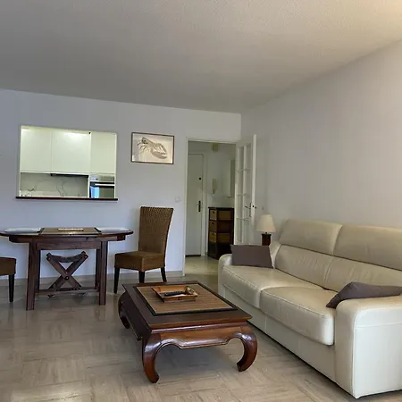 Апартаменты Ile De Cannes Marina Мандельё-ла-Напуль